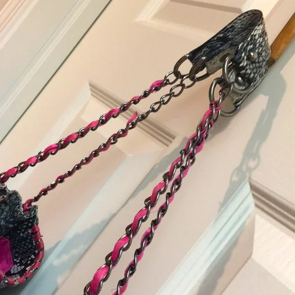 Snake Print Chain Strap Shoulder Bag - Picture 9 of 15